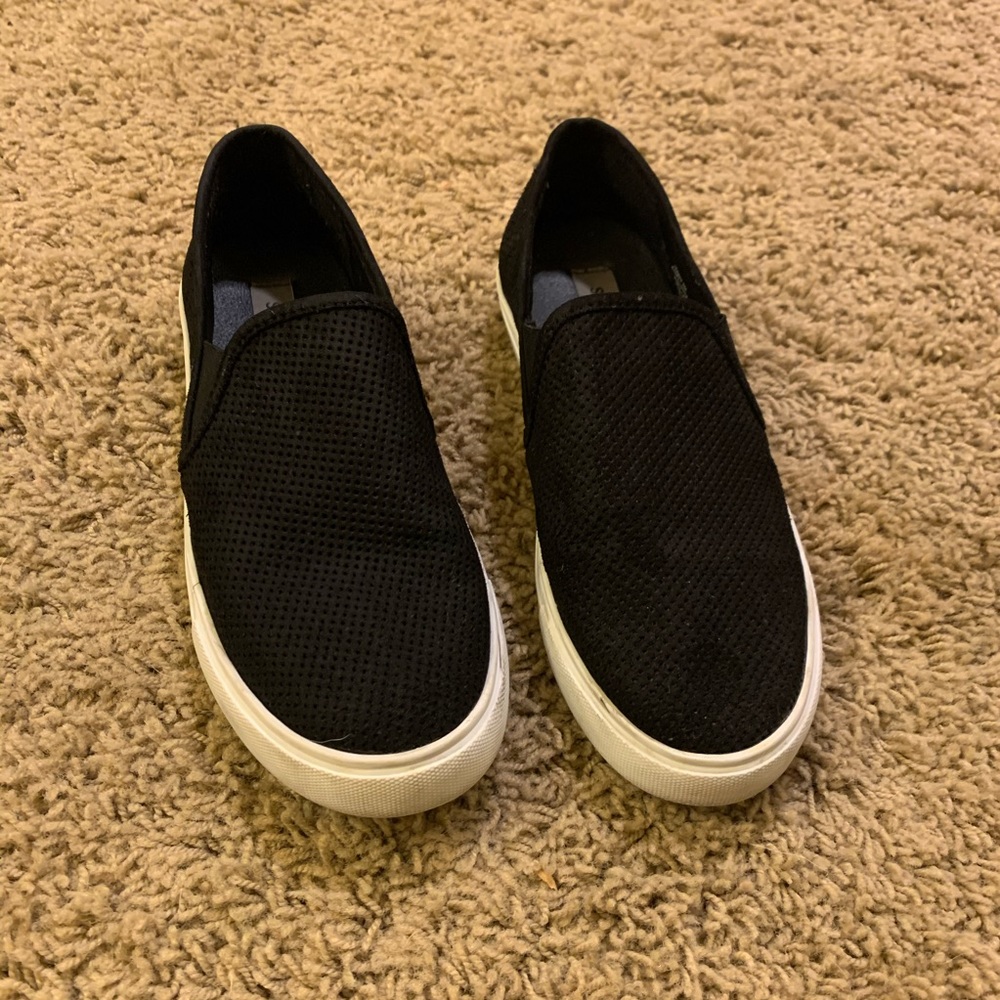 Steve Madden Black Slip Ons